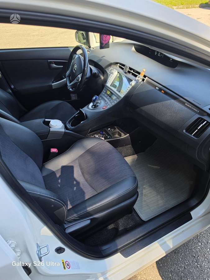 Toyota Prius - 8