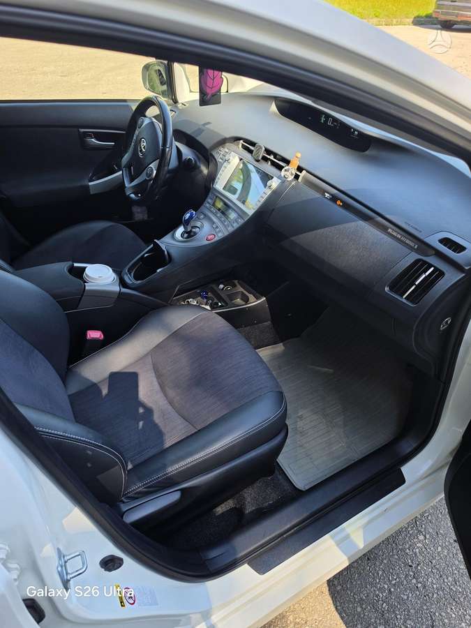 Toyota Prius - 10