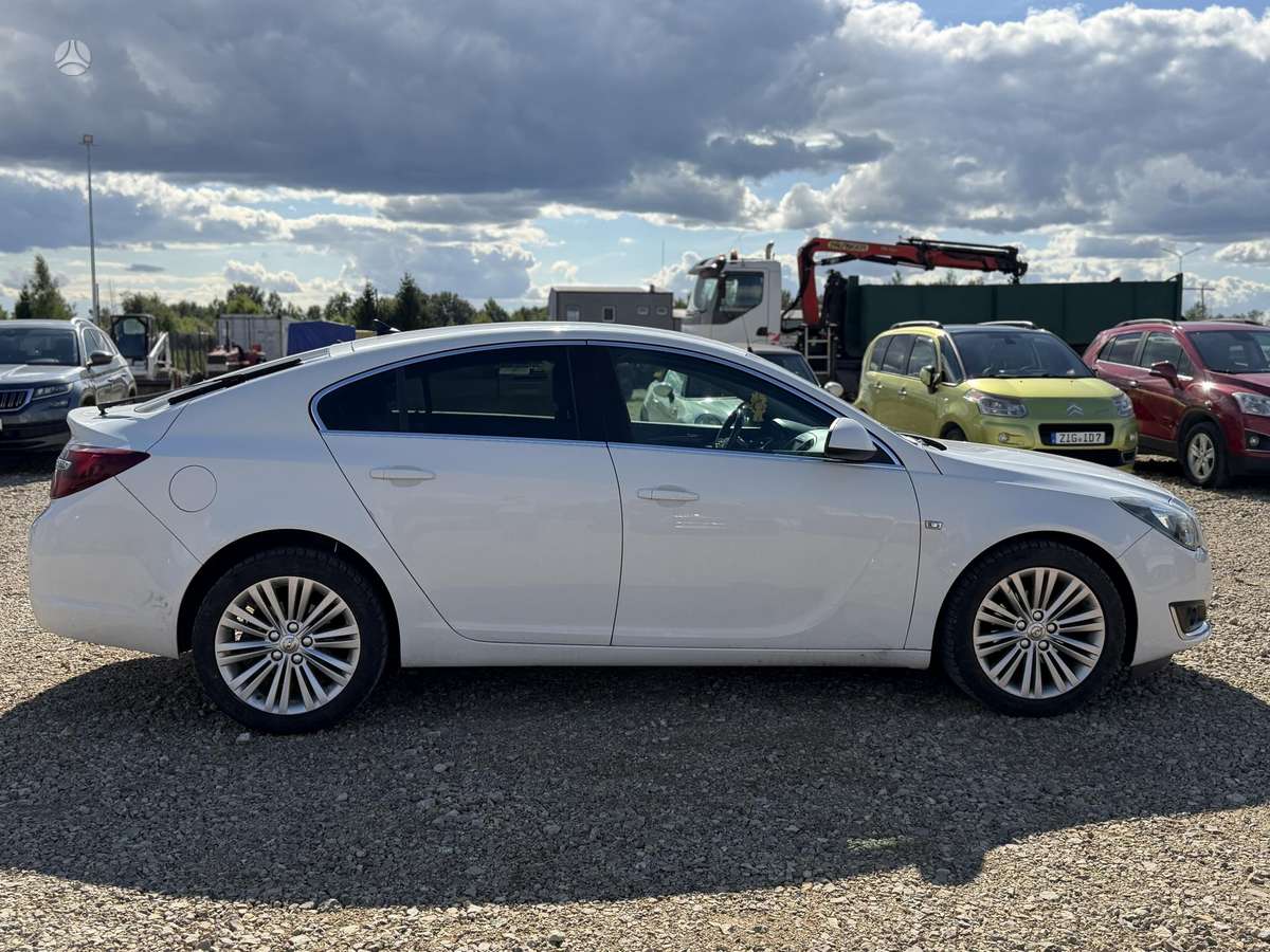 Opel Insignia, 2.0 l., Седан