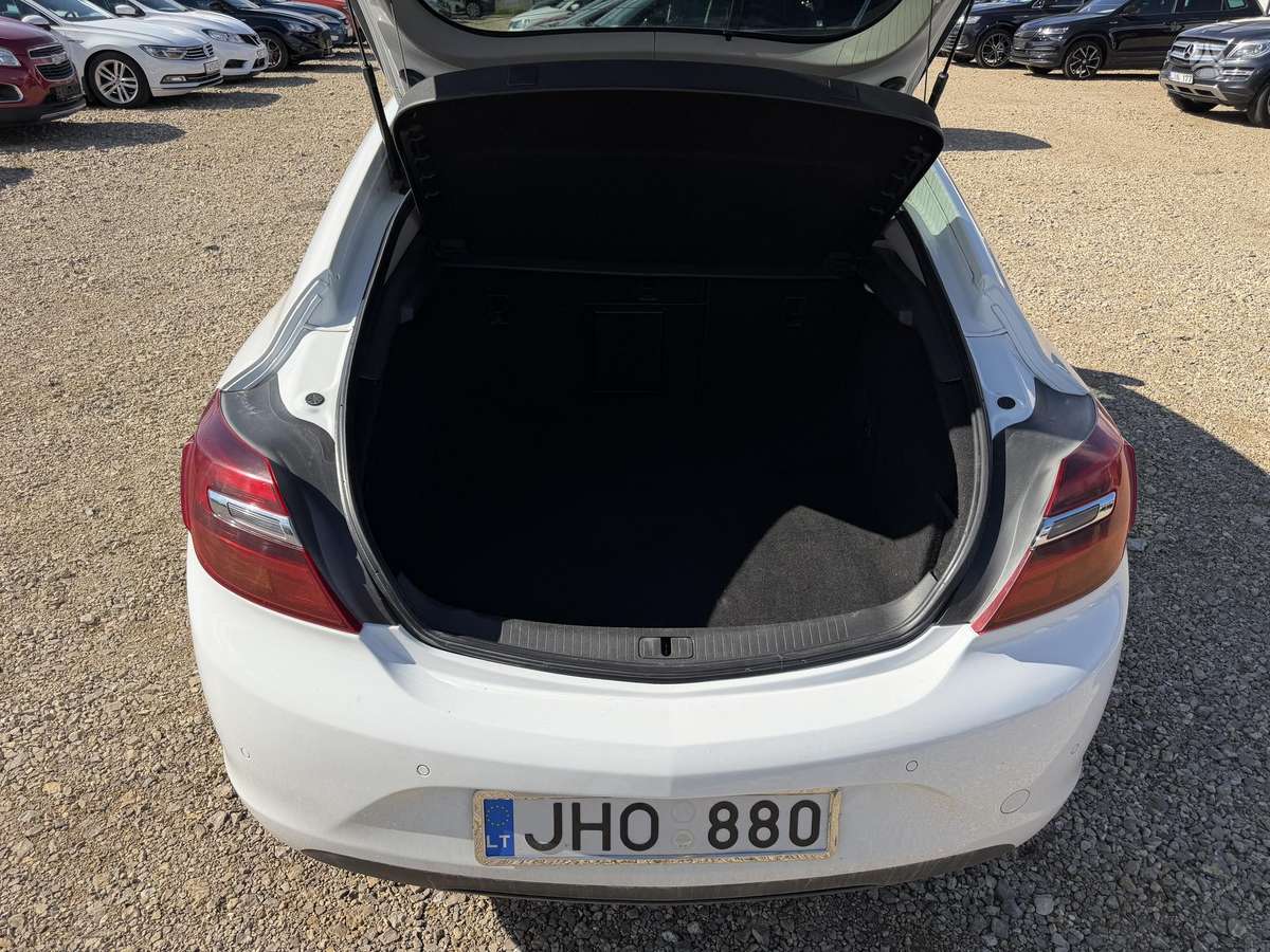 Opel Insignia, 2.0 l., Седан