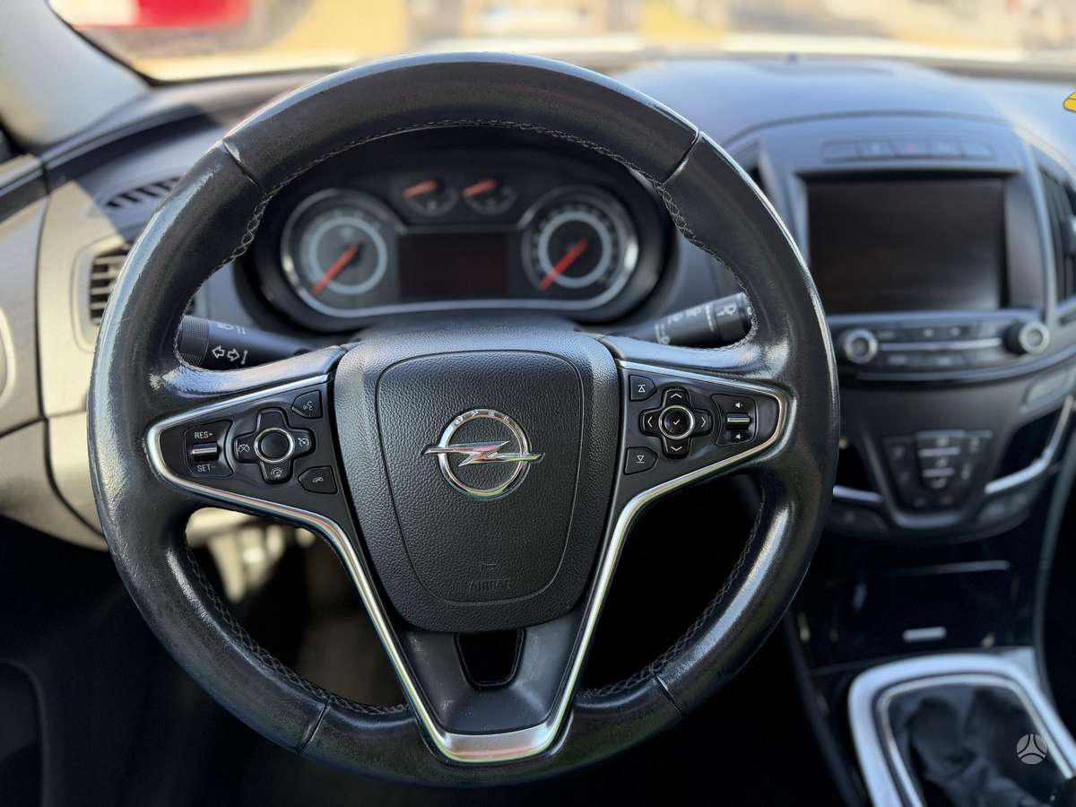 Opel Insignia, 2.0 l., Седан