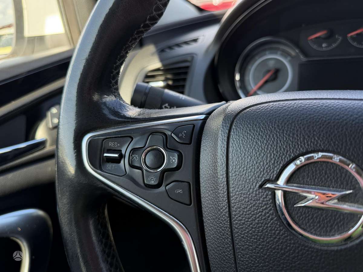 Opel Insignia, 2.0 l., Седан