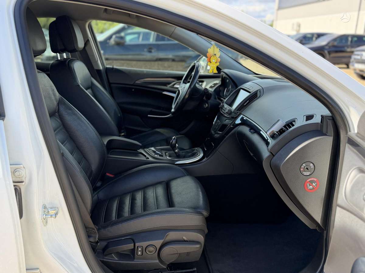 Opel Insignia, 2.0 l., Седан