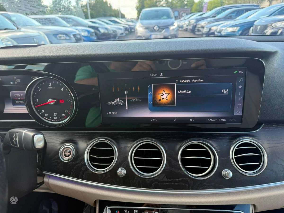 Mercedes-Benz E350, 3.0 l., Седан