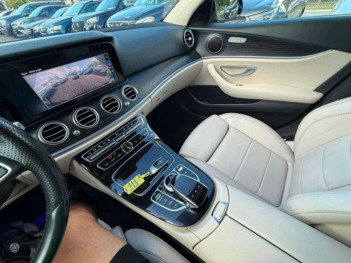Mercedes-Benz E350, 3.0 l., Седан