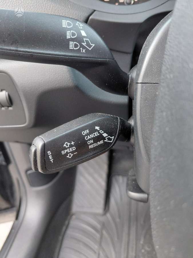Audi Q3, 1.4 l., Минивэн