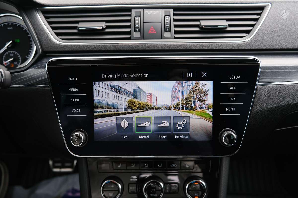 Skoda Superb, 2.0 l., hatchback