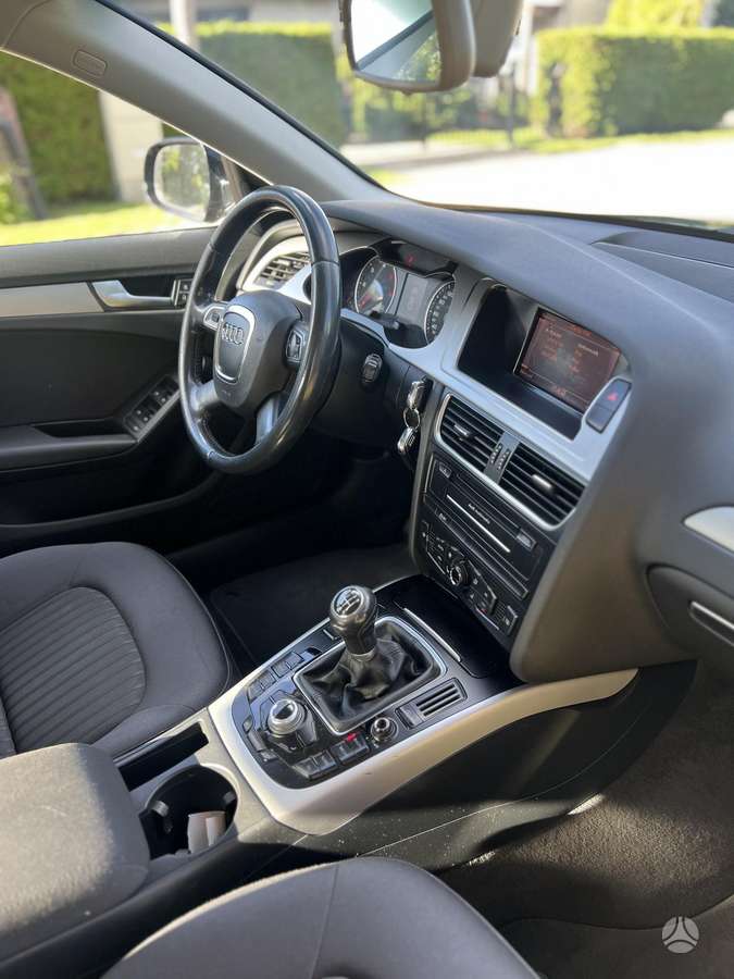 Audi A4, 2.0 l., sedanas