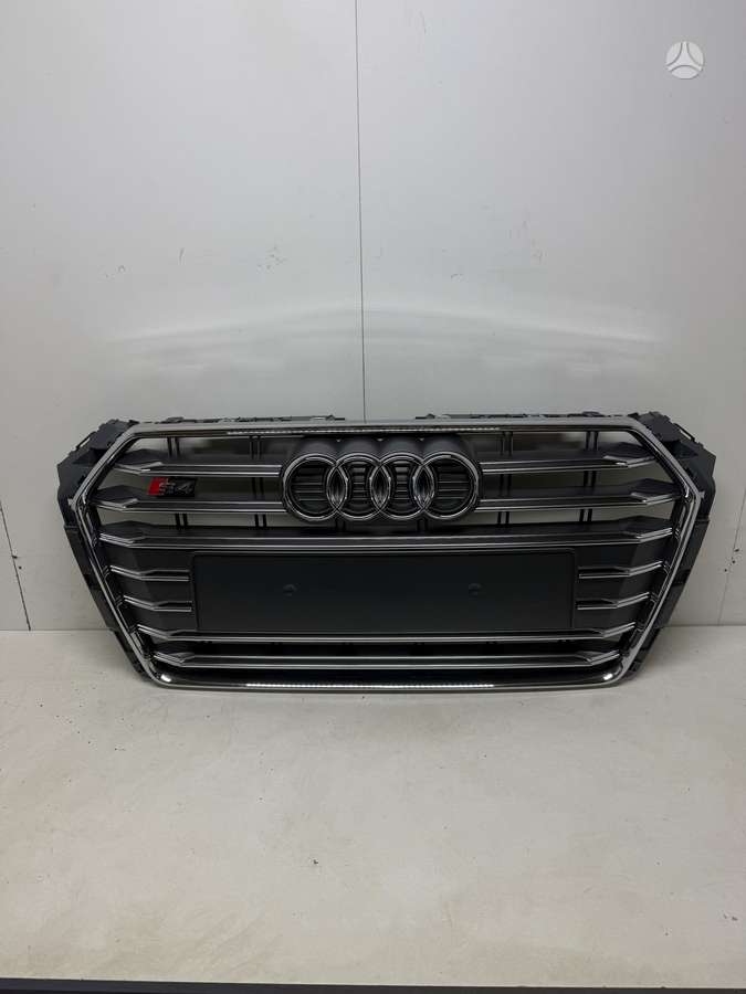 Audi S4 Orginalios grotos s4