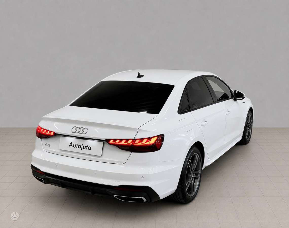Audi A4, 2.0 l., Седан
