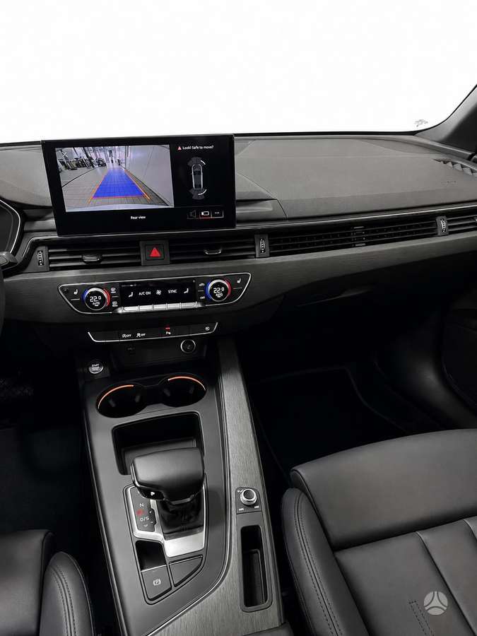 Audi A4, 2.0 l., Седан