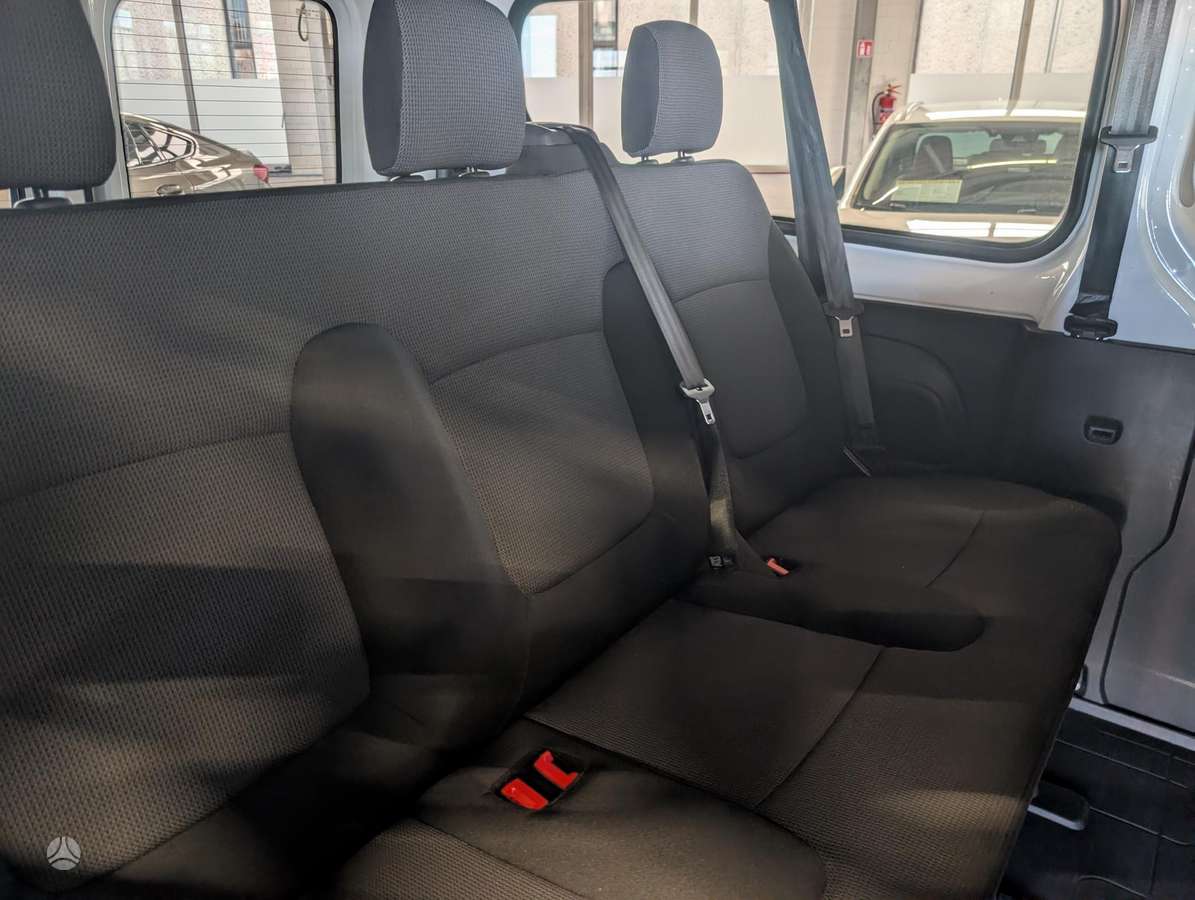 Renault Trafic, 2.0 l., passenger minibus