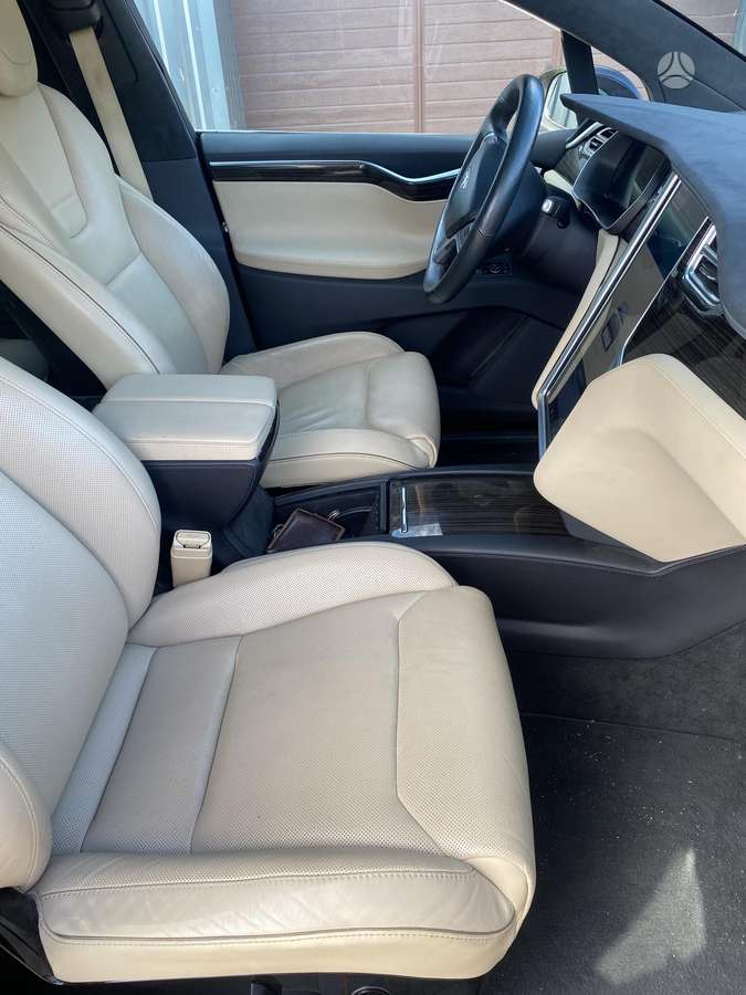 Tesla Model X, 90 kWh, off-road / crossover