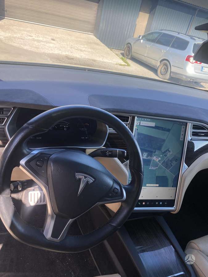 Tesla Model X, 90 kWh, off-road / crossover