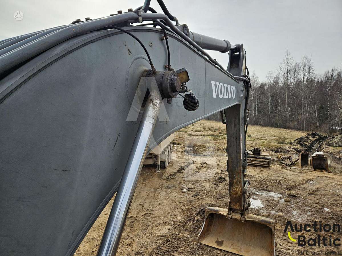 Volvo EC 210 B LC, excavator