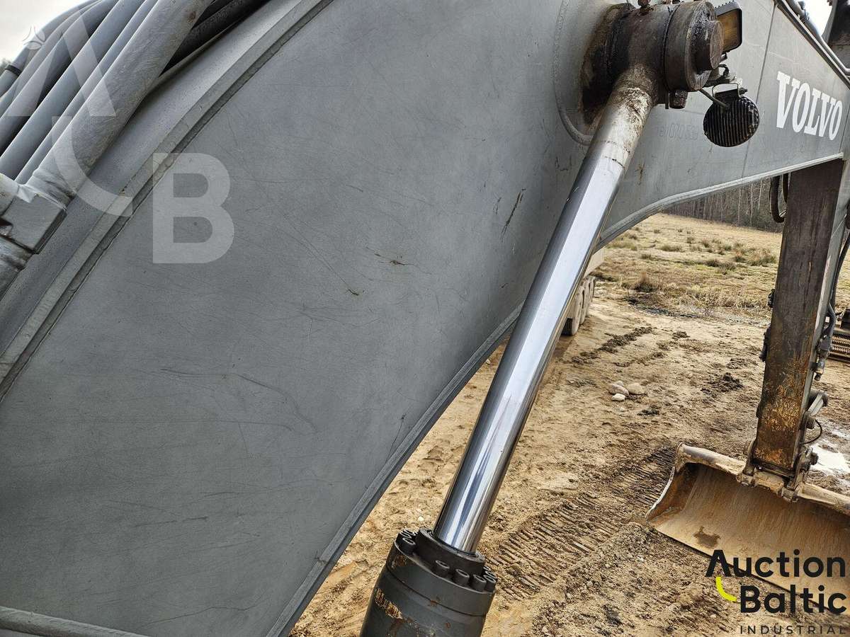 Volvo EC 210 B LC, экскаваторы