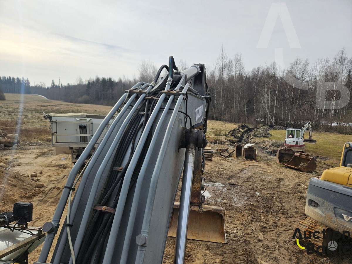 Volvo EC 210 B LC, экскаваторы