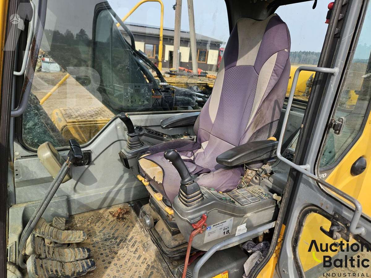 Volvo EC 210 B LC, экскаваторы