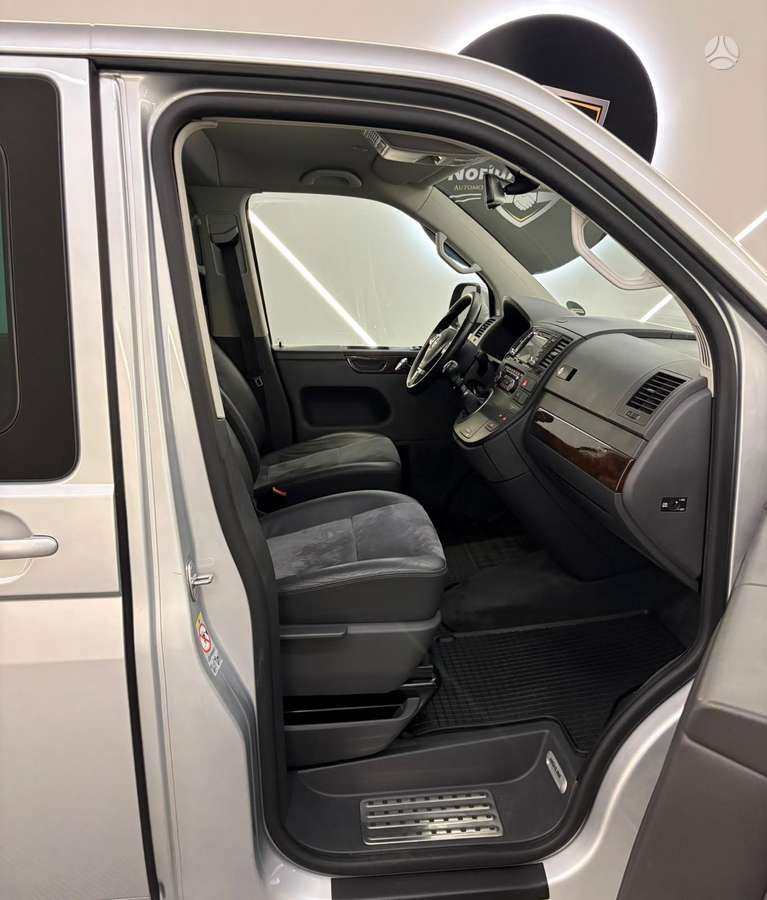 Volkswagen Multivan, 2.0 l., Минивэн