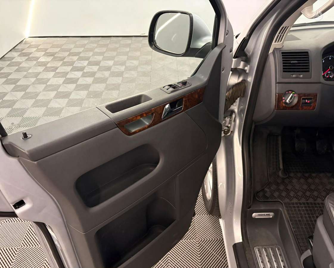 Volkswagen Multivan, 2.0 l., Минивэн