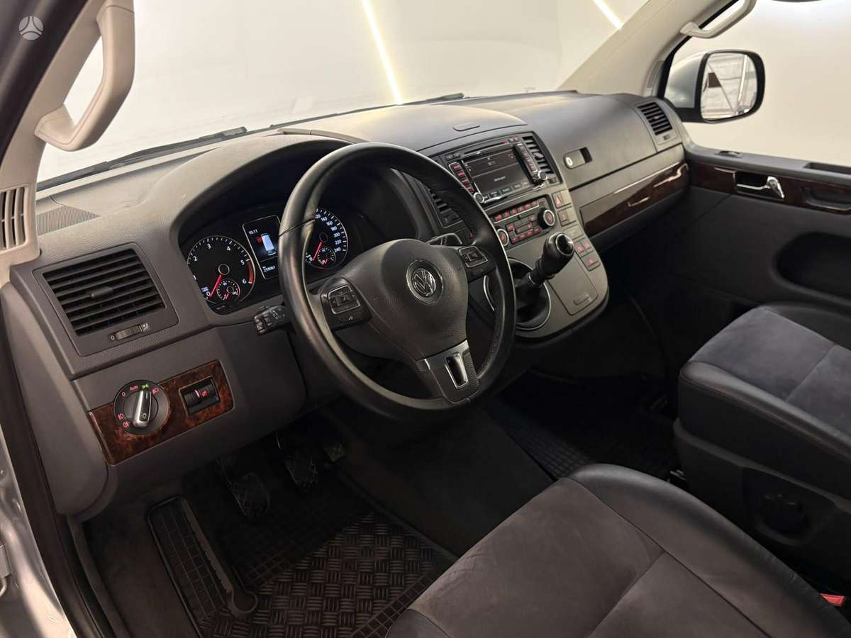 Volkswagen Multivan, 2.0 l., Минивэн