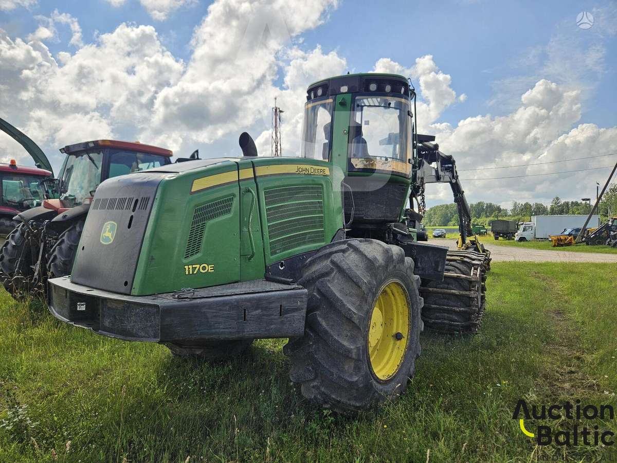 John Deere 1170 E, harvesters