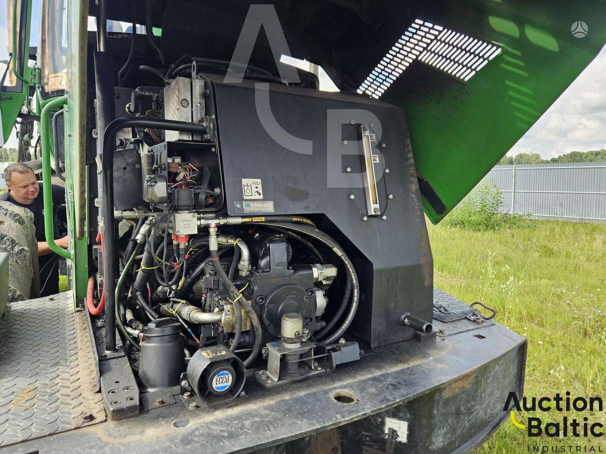 John Deere 1170 E, harvesters