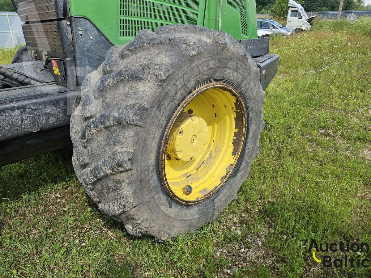 John Deere 1170 E, harvesters