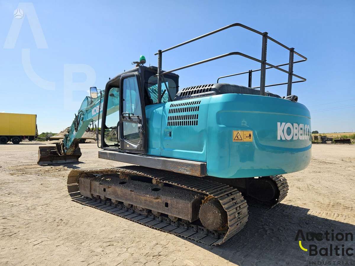 Kobelco SK 210 LC-10, экскаваторы
