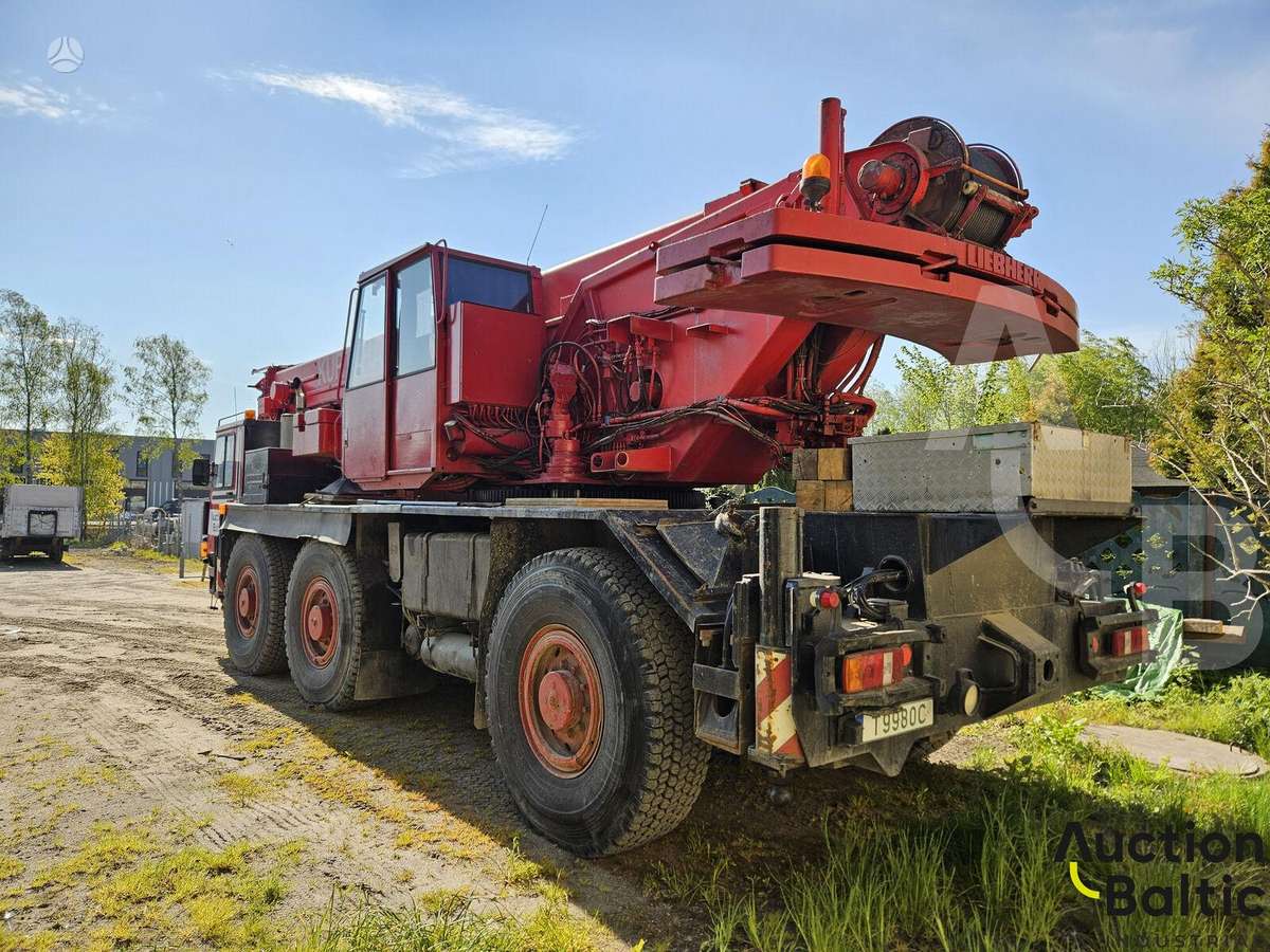 Liebherr LTM 1045, kranai