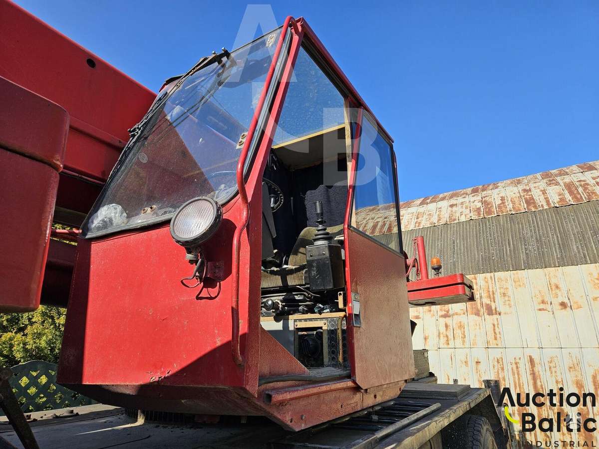 Liebherr LTM 1045, kranai