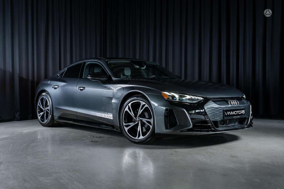 Audi e-tron GT, Седан
