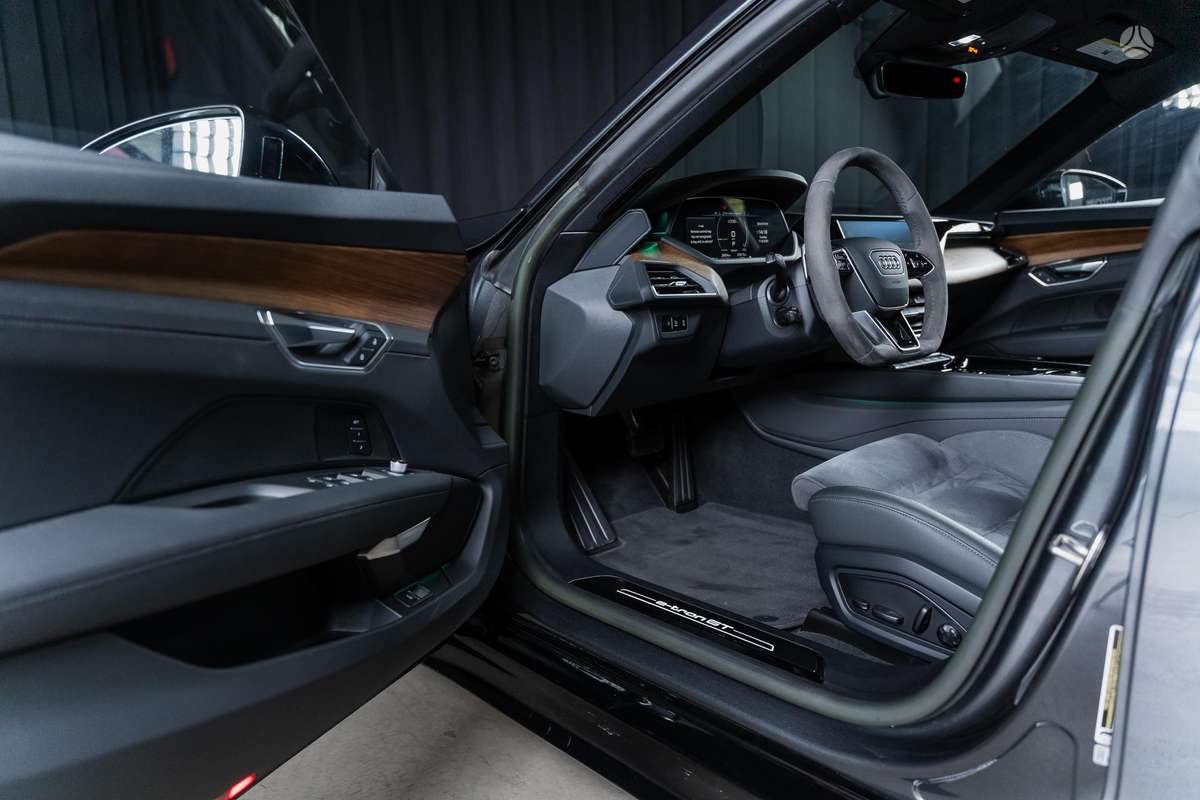 Audi e-tron GT, sedanas