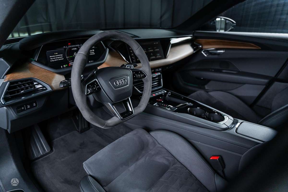 Audi e-tron GT, sedanas