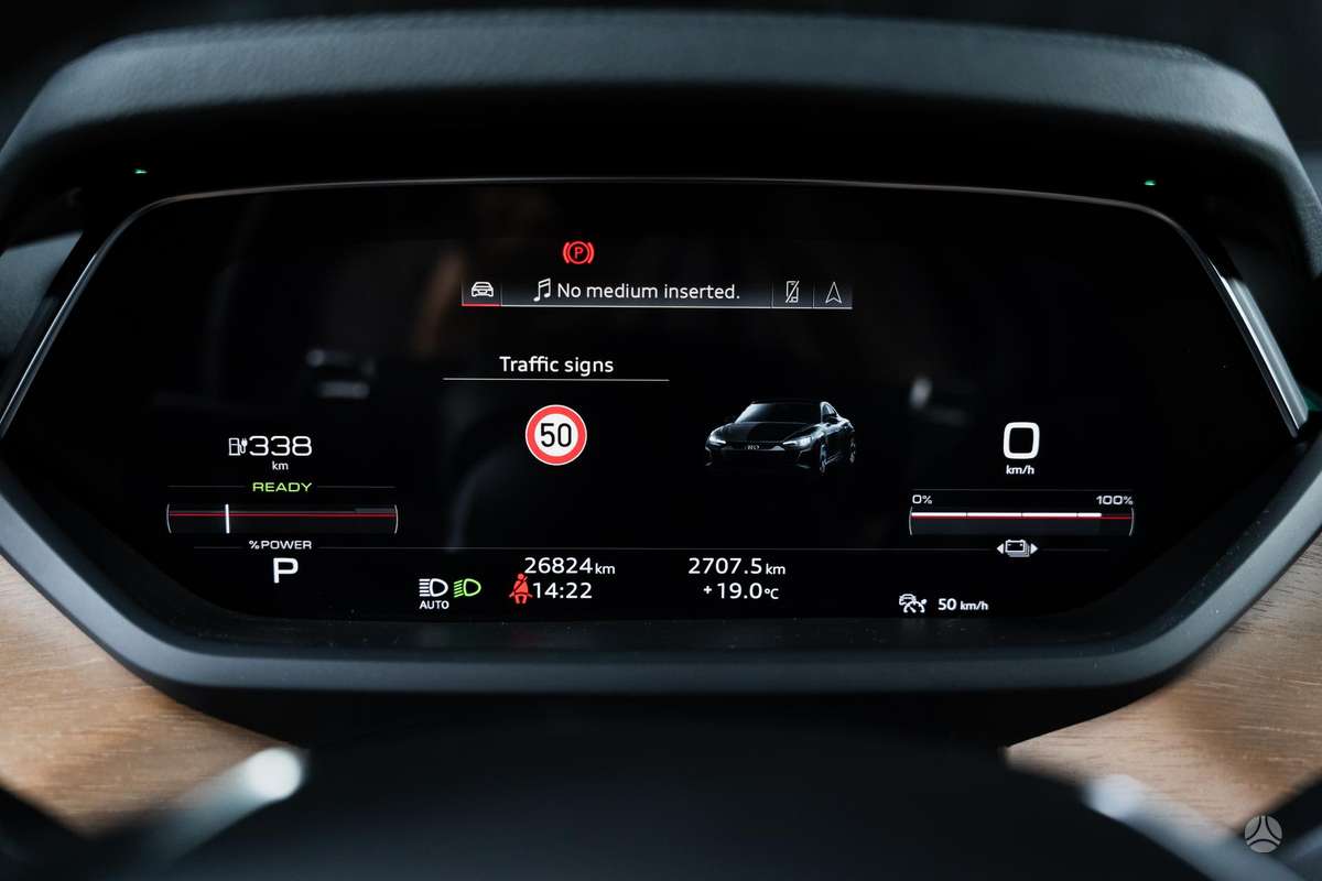 Audi e-tron GT, Седан
