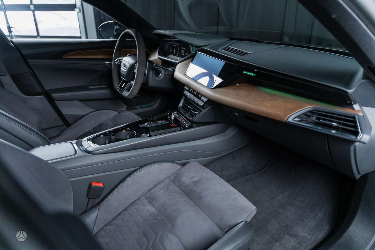 Audi e-tron GT, sedanas