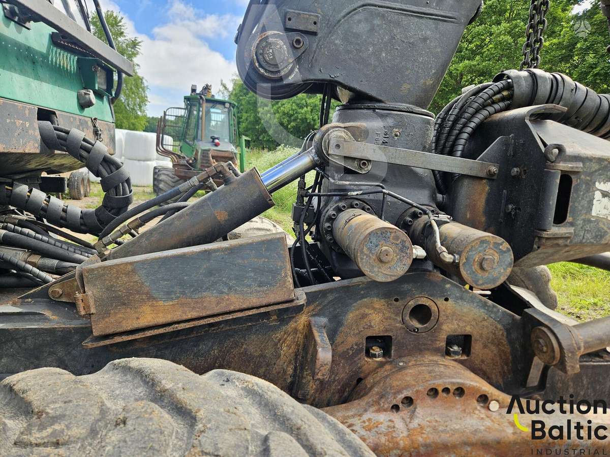 Timberjack 1270D, medkirtės