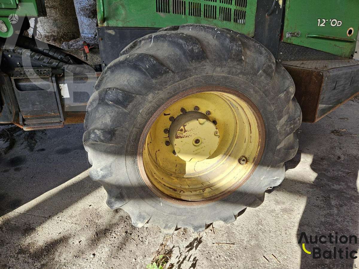 John Deere 1270 D, harvesters