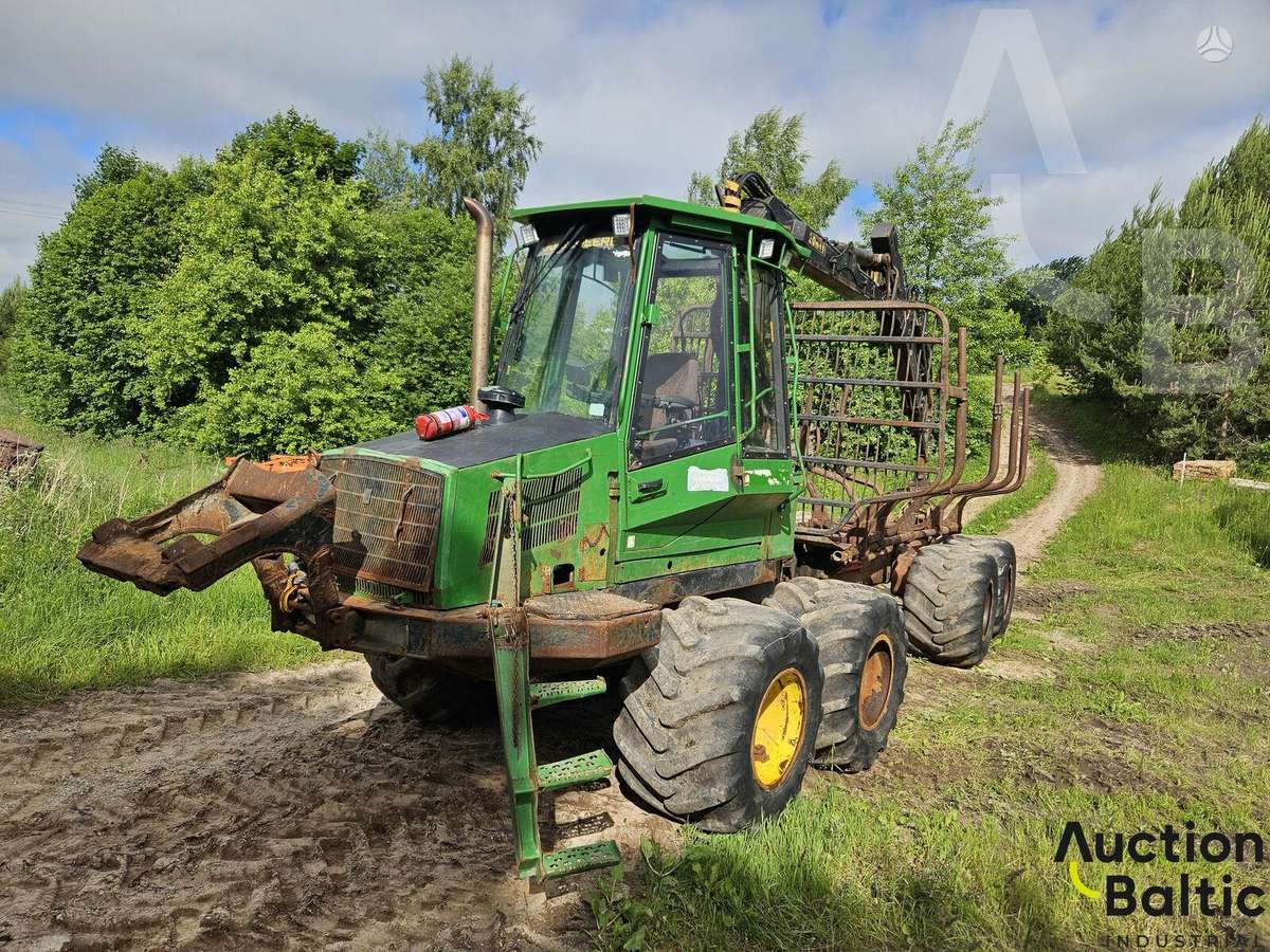 John Deere 810 D, forwarders