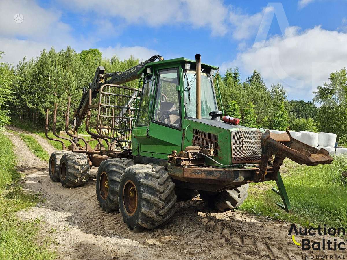John Deere 810 D, форвардеры