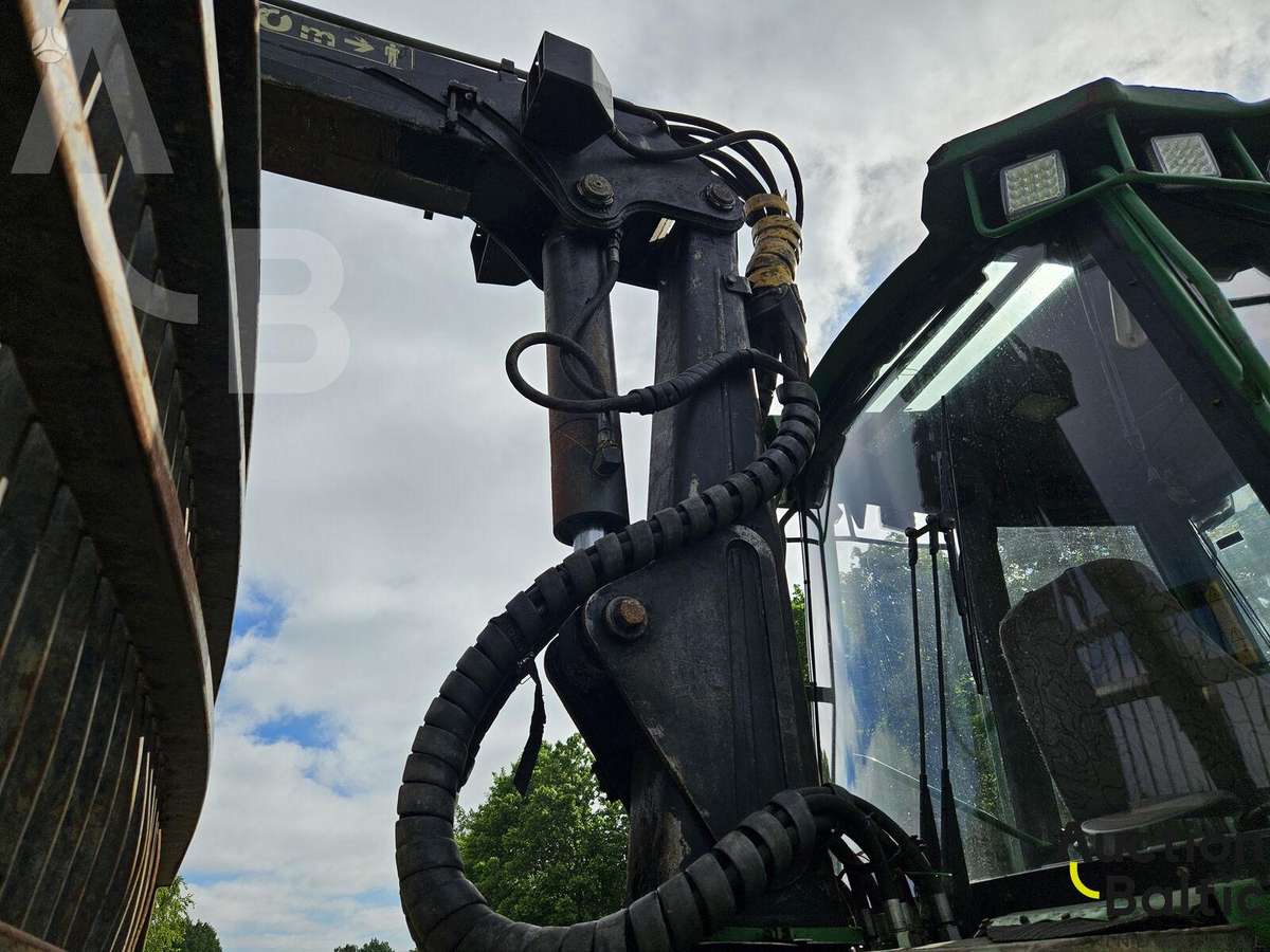 John Deere 810 D, forwarders