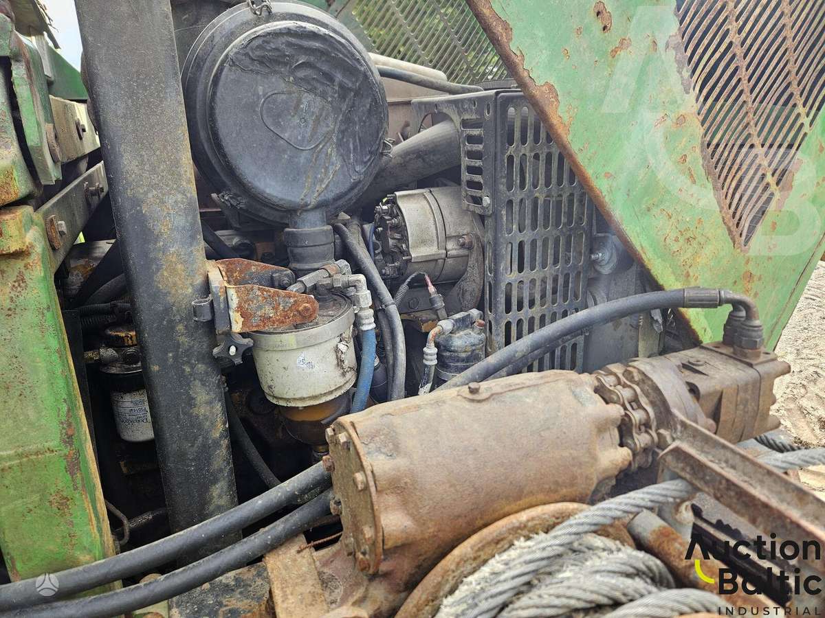 John Deere 810 D, forwarders
