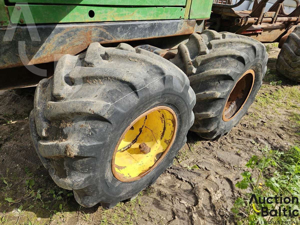 John Deere 810 D, forwarders