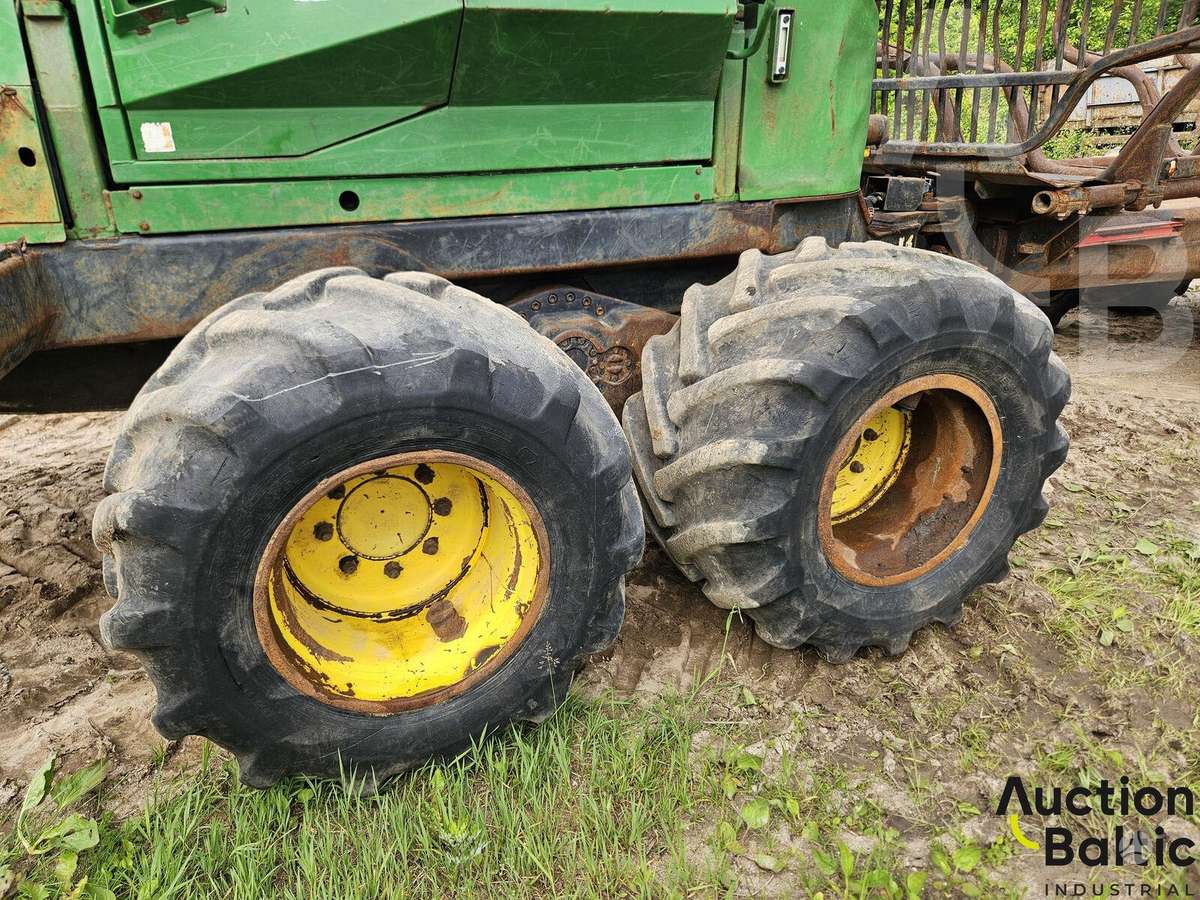 John Deere 810 D, forwarders