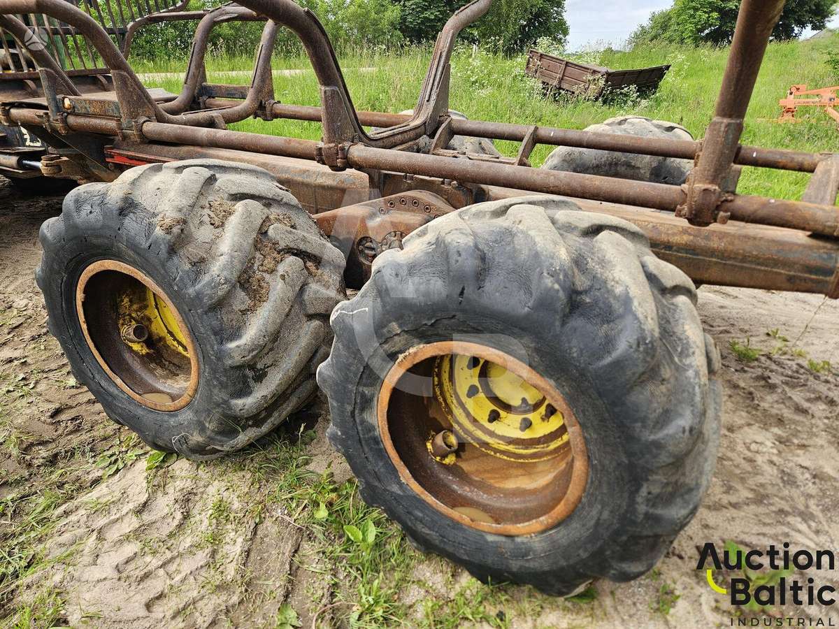 John Deere 810 D, forwarders