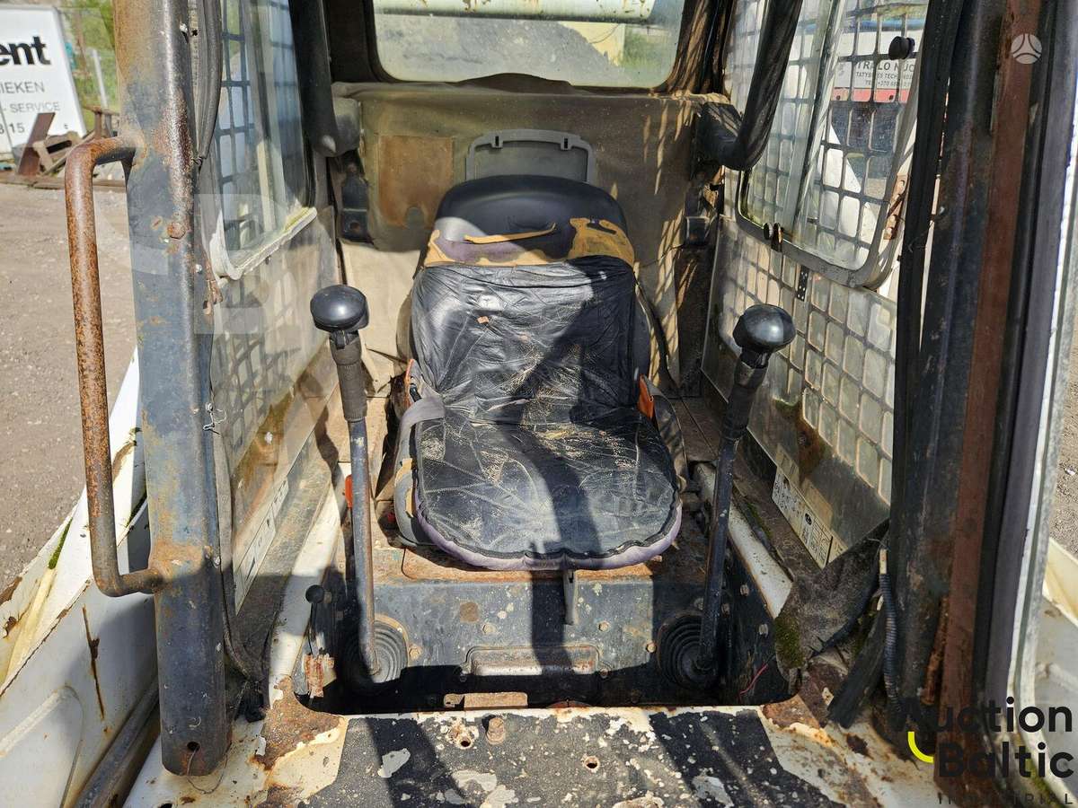 Bobcat 873, mini krautuvai