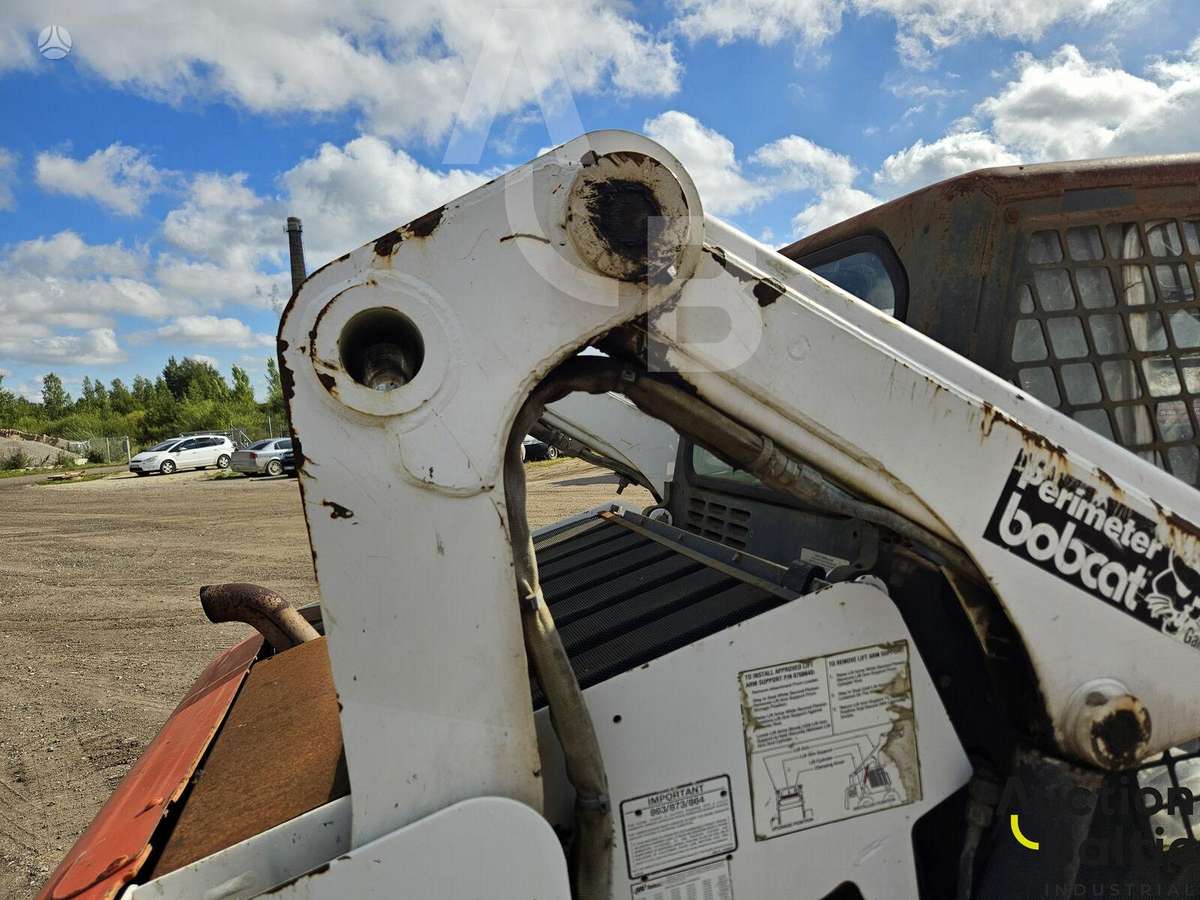 Bobcat 873, mini krautuvai