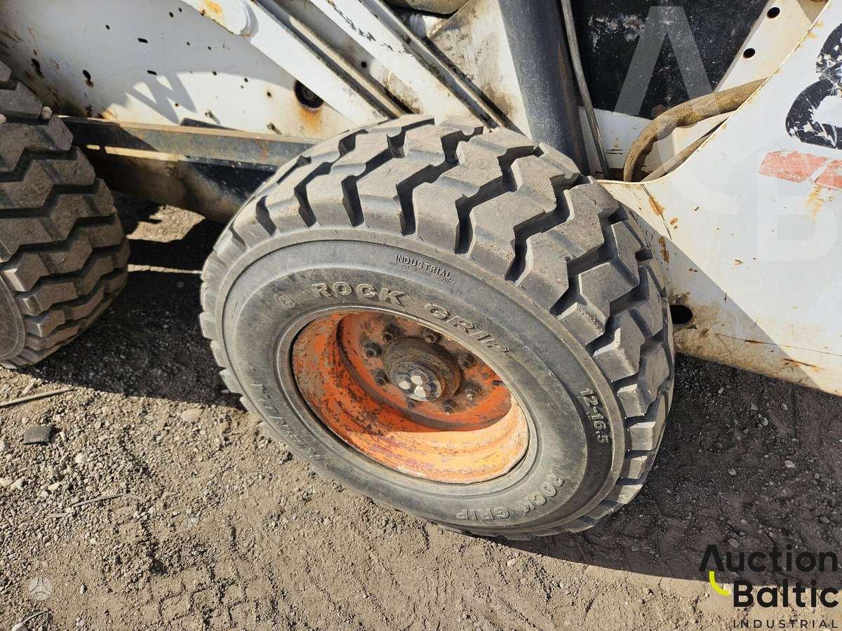 Bobcat 873, mini krautuvai