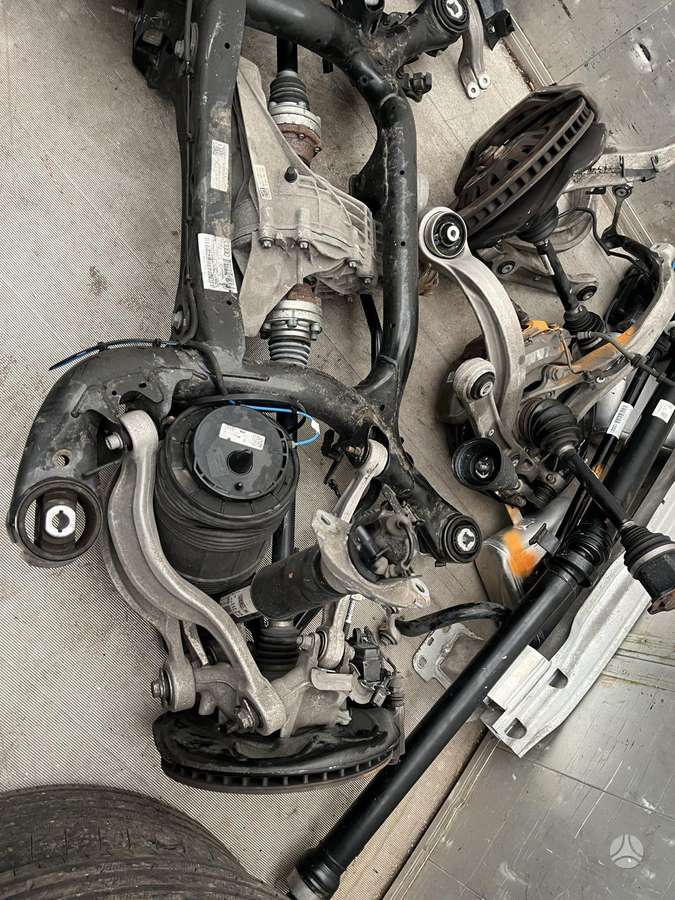 Audi Q8 chassis parts