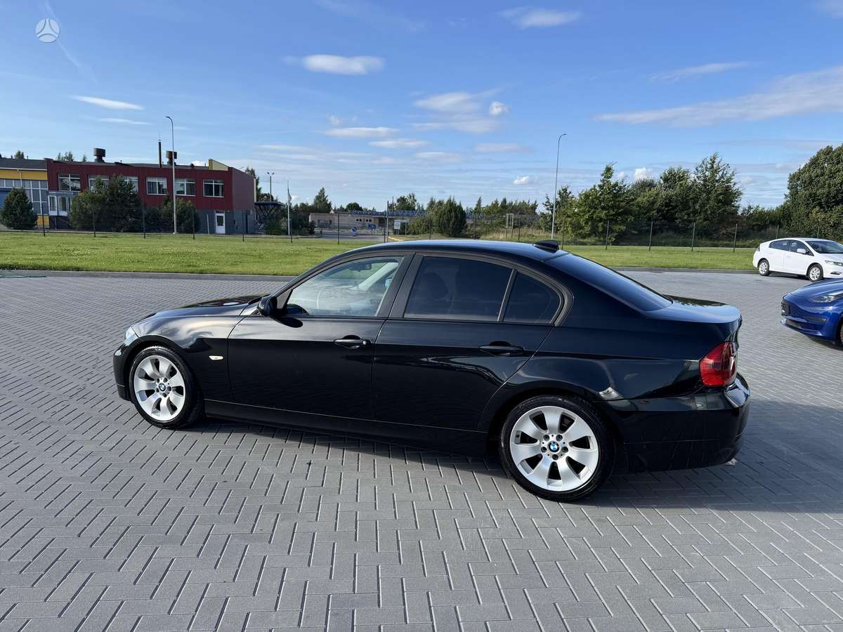 BMW 320, 2.0 l., Седан
